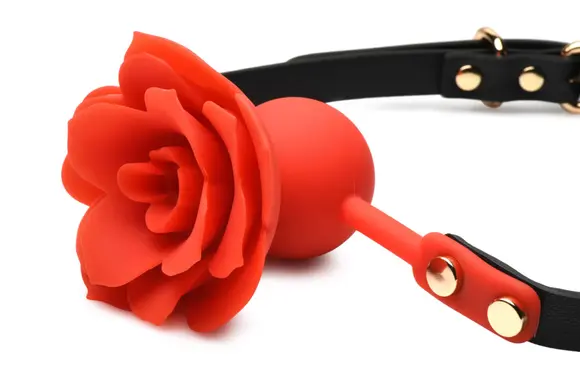 Силіконовий кляп з трояндою Master Series: Blossom Silicone Rose Gag – Red