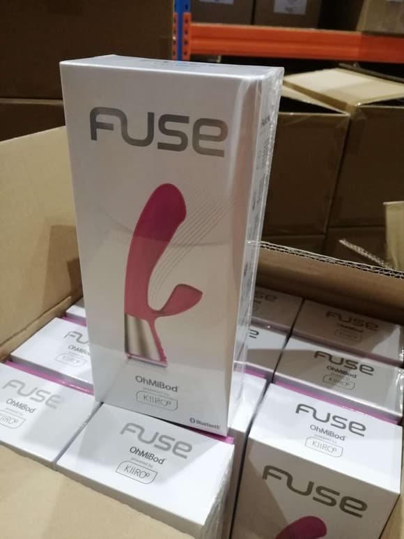 Интерактивный вибратор-кролик Ohmibod Fuse for Kiiroo Pink (мятая упаковка)