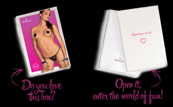 Наручники с блестками и цепью Obsessive A746 cuffs, черно-золотые