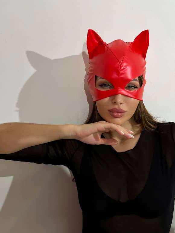 Лакированная маска "Кошка" D&A красная