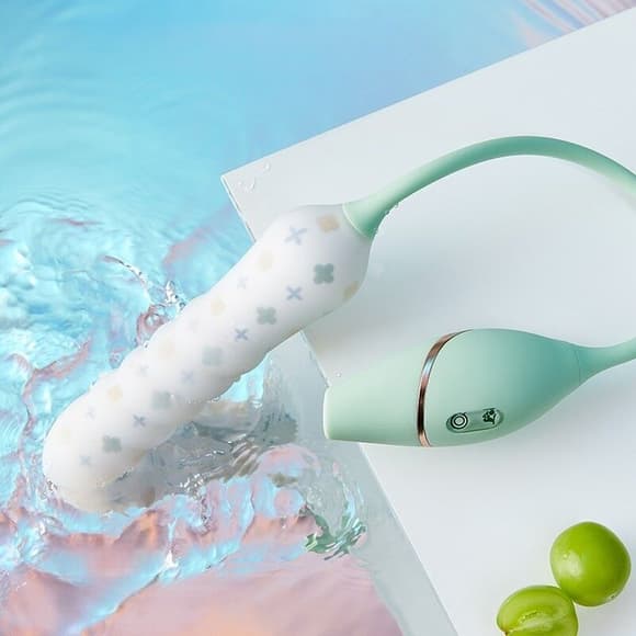 Пульсатор з вакуум ним стимулятором KISTOY Cathy Pro на гнучкій зчіпці, під’єднання до смартфона