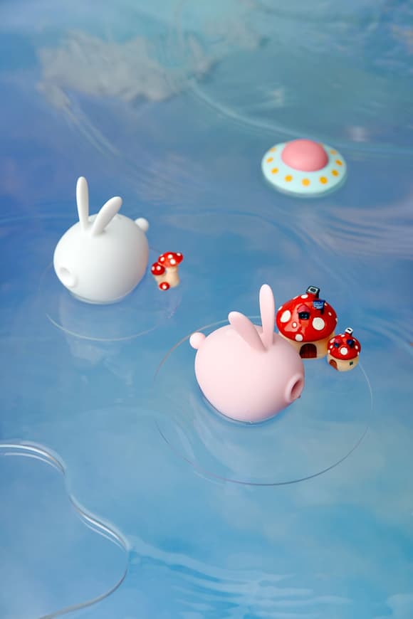 Вакуумный клиторальный стимулятор с вибрацией KISTOY Too Simple White