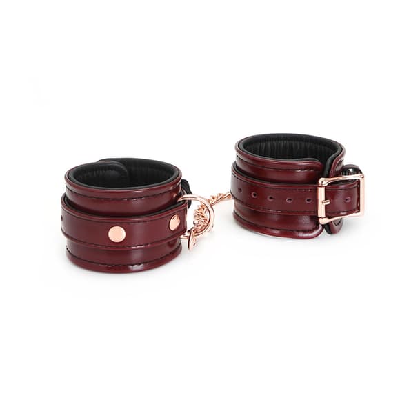 Кожаные наручники Liebe Seele Wine Red Wrist Cuffs, съемная цепочка-крепление