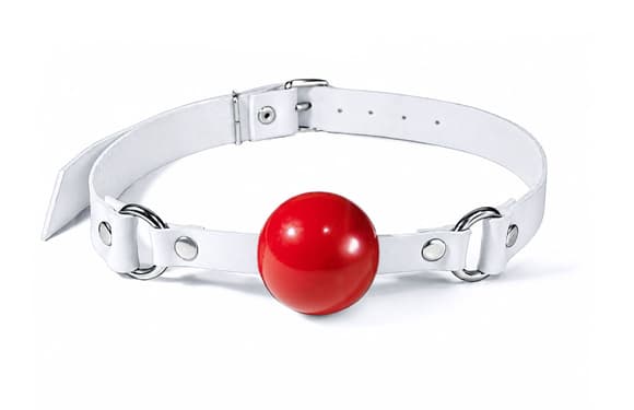 Кляп силиконовый Feral Feelings Silicon Ball Gag White/Red, белый ремень, красный шарик